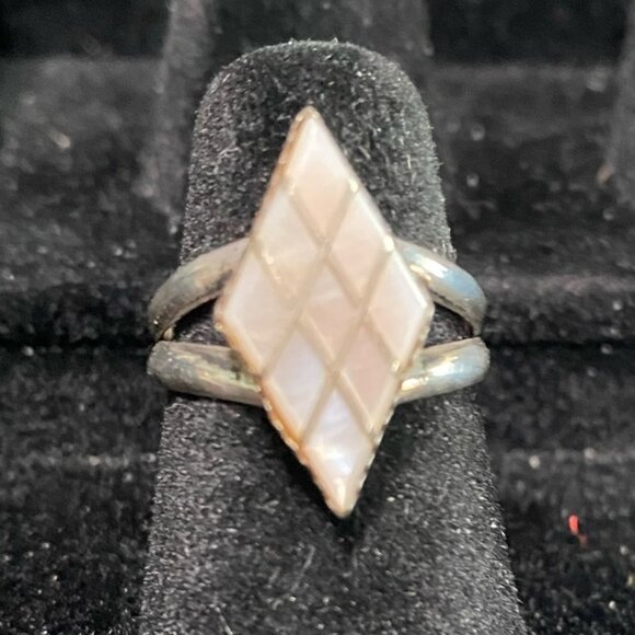 Ring Mother of Pearl Inlay Size 4.5 Native Zuni Unsigned Sterling Silver 925 Vin - Picture 2 of 16